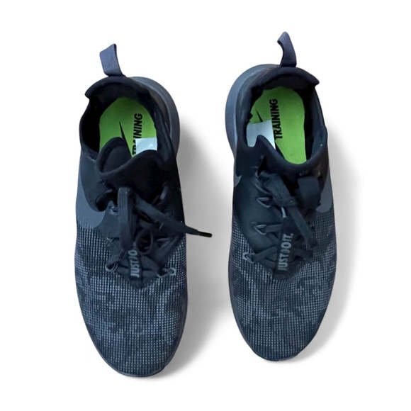 EUC - Nike Free TR 8 Flock Black Thunder Grey Workout Shoe Women's Size 10 - Picture 3 of 10